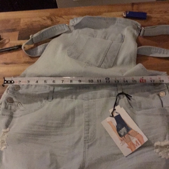 NWT YMI Curvy Fit Shortalls Light Wash Distressed - Picture 11 of 14